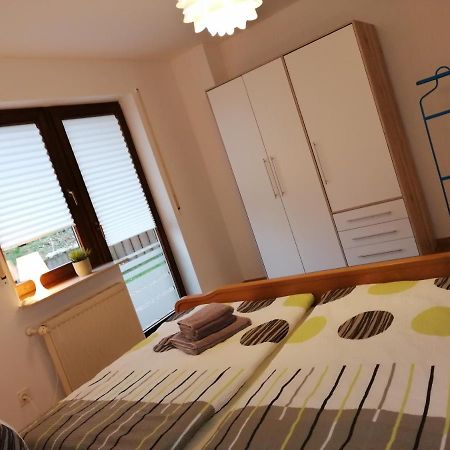 Ebenerdige Ferienwohnung Mit Grosser Terrasse In Der Naehe Des Waldes, Zum Wohlfuehlen Schoneck Luaran gambar