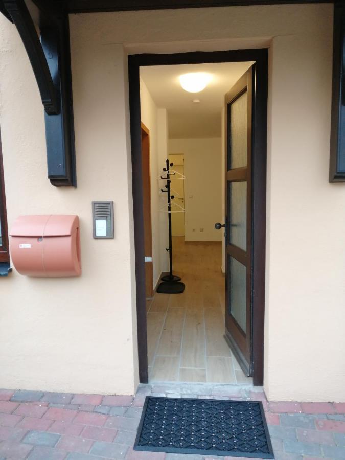 Ebenerdige Ferienwohnung Mit Grosser Terrasse In Der Naehe Des Waldes, Zum Wohlfuehlen Schoneck Luaran gambar
